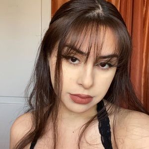 Meet your Posher, Lina